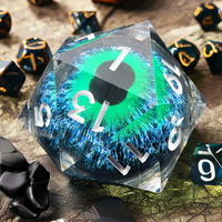 Dés à six faces en résine transparente à bords vifs, écologiques, gaufrés, avec cœur liquide œil de dragon vert-bleu mobile, pour DND RPG et jeux de table