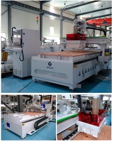 Machine CNC 3 axes avec changement d'outil automatique, fraiseuse CNC à changement d'outil automatique pour la fabrication de panneaux signalétiques