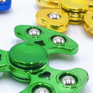 Spinner anti-stress en plastique électroplaqué pour jeunes (7-14 ans) - Spinner triangulaire - Vente en gros - Xc Chine Zhejiang - Product Image 3