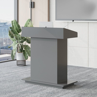 Podium d'école moderne en bois avec compartiment de rangement intégré et placement de dispositifs pour les conférences et les présentations en classe