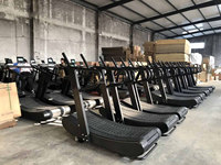 Tapis roulant commercial pour salle de sport, machine de course auto-alimentée avec courbe dynamique
