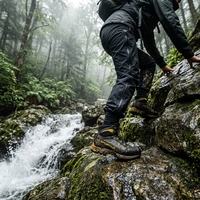 Bottes de randonnée en cuir imperméables personnalisées unisexe mi-hautes pour l'extérieur, chaussures de trekking résistantes aux déchirures en cuir pleine fleur avec semelle à traction maximale