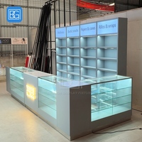 Étagères de présentation commerciales personnalisées, éclairage LED rétroéclairé, armoire murale, vitrine en verre trempé, comptoir, design de mobilier