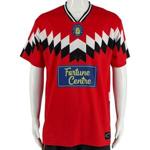 Maillot de football - Top tendance rétro années 90 - T-shirt vintage style maillot de football - Parfait pour le style urbain quotidien - Product Image 1
