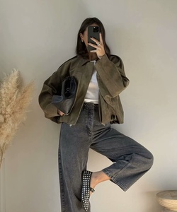 OUDINA Vente en gros Nouvelle <span class=keywords><strong>veste</strong></span> décontractée à fermeture éclair en daim vert effet texturé, coupe-vent, bomber, <span class=keywords><strong>veste</strong></span> varsity, vestes pour femmes - Product Image 3