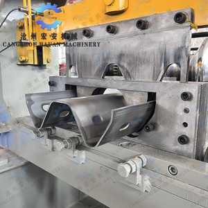 Machine de formage spéciale pour garde-corps routiers Hauan, automatique, contrôlée par PLC, avec boîte de vitesses et pompe entraînée par moteur, facile à utiliser - Product Image 4