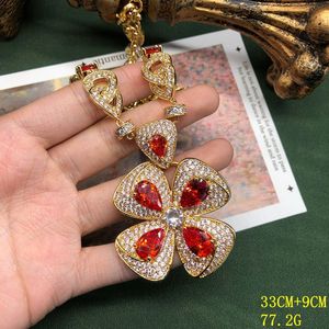 Set di Accessori ZHENXUN Heavy Industry: Orecchini e Collana con Zirconi, Stile Raffinato per il Mercato di Piccole Dimensioni, Design Unico a <span class=keywords><strong>Quadrifoglio</strong></span> - Product Image 3