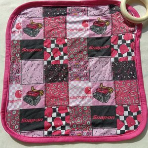 Ensemble de 5 pièces imperméables RTS : <span class=keywords><strong>Doudou</strong></span> noué pour bébé en bambou à imprimé animal avec anneau de dentition en bois et boîte surprise - Product Image 4
