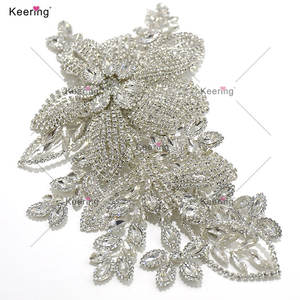 WHD-095 زينة فستان زفاف عالية الجودة مصنوعة يدويًا على شكل ورقة شجر معدنية لامعة مرصعة بأحجار الراين، زهور ثلاثية الأبعاد لفستان العروس - Product Image 3