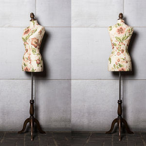 <span class=keywords><strong>Mannequin</strong></span> de <span class=keywords><strong>couture</strong></span> femme en porcelaine bleue et blanche de style chinois - Product Image 4