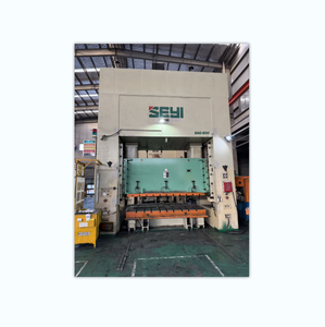 Presse de 600 tonnes avec course de 250 mm, table de 2800 x 1550 mm, banc de travail mobile avant pour applications d'emboutissage et de formage des métaux - Product Image 1