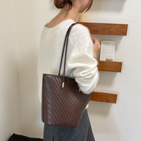 Sac à bandoulière classique spacieux pour femme, texture tissée, cuir PU, longue sangle, léger et durable