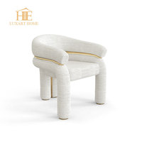 Table à manger ovale de style italien moderne extensible, design de luxe léger, plateau en marbre, base en laiton, pour villas haut de gamme