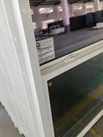 Fenêtre coulissante simple en PVC blanc, certifiée américaine, moderne, pour appartement, fabriquée par un fabricant chinois leader, résistante au vent.
