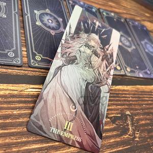 مجموعة بطاقات التارو المخصصة في علبة مع طباعة هولوغرافية على ورق فني 300 جرام/400 جرام - Product Image 5