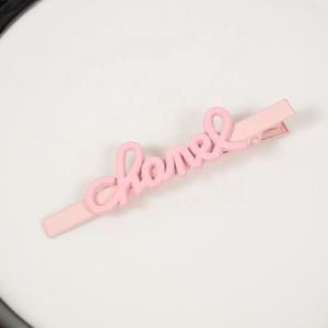 Fábrica GRATIS PERSONALIZADO Colorido Rhinestone Carta <span class=keywords><strong>Palabras</strong></span> Plata Cabello Bobby Pins Diamante Oro Cabello Bobby Clips - Product Image 3