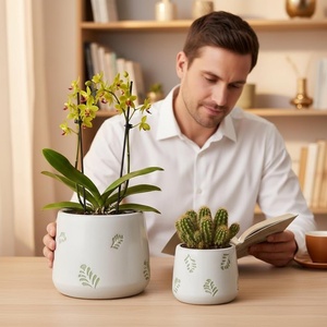 Maceta Moderna de Cerámica con Acabado Esmaltado, Ligera, Duradera, de Tamaño Pequeño, para Uso en Interiores/Oficinas, para Flores/Plantas Verdes - Product Image 1