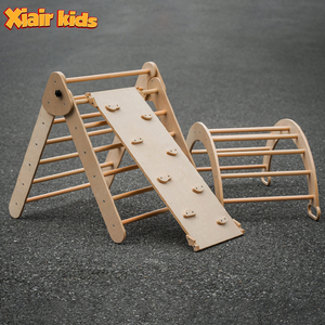 Xiair Holz Montessori Kletter dreieck Bogen mit Rampe GYM Spielzeug Indoor Spiel Piklers Triangle Climber Slide Set für Kinder Übung