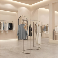 Étagères de présentation de vêtements en acier inoxydable pour magasin de vêtements pour femmes, vente directe d'usine Dy Design