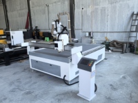 Equipo de Corte CNC 1825 con Cuchilla Oscilante Simple, Mesa de Trabajo Fija, Cortadora Multifuncional para Cuero, Goma, Alfombra y Tela