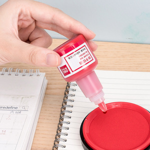 Deli Stamp Ink 40ml Red Fast-drying Office Use - Product Image 3