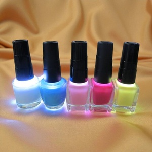Customized Color Plastic Nail Polish Cap with LED Light up Screw Cap <b>Brush</b> Nylon <b>Brush</b> for <b>Bottles</b> - Product Image 5