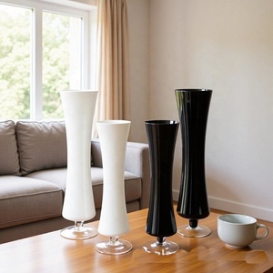 Grand vase à <span class=keywords><strong>fleurs</strong></span> cylindrique en verre noir centres <span class=keywords><strong>de</strong></span> table Vases en verre <span class=keywords><strong>Depot</strong></span> - Product Image 5