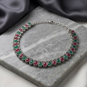 DIVYORO Ensemble collier et boucles d'oreilles classiques en cuivre et laiton oxydé pour femme, idéal pour les fêtes, mariages et anniversaires - Product Image 1