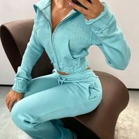 Ensemble de survêtement streetwear pour femme automne : sweat à capuche court et pantalon évasé, tenue de sport tendance avec pantalon de jogging effet usé