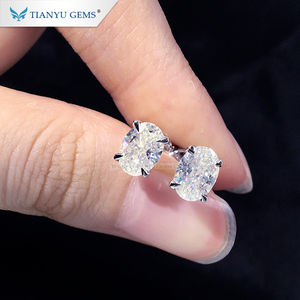 Boucles <span class=keywords><strong>d</strong></span>'oreilles Tianyu Gems en or pur 14k/18k avec moissanite ovale taille glace pilée, clous solitaires classiques à quatre griffes - Product Image 3