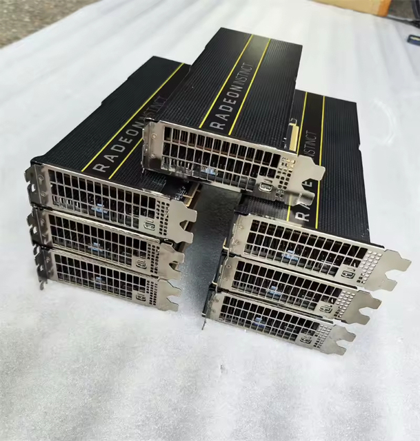 32GB Desktop GPU Accelerator Card Fan-Cooled for AI Training and Deep Learning HPC