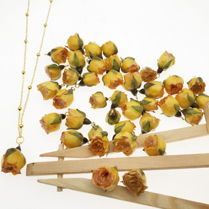 Miglior regalo per lei resina Epossidica naturale fatto a mano Reale Nascita Fiore rosa bocciolo di rosa della collana di amore - Product Image 3