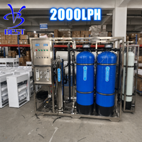 Système de purification d'eau RO 2000 LPH, usine de traitement par osmose inverse 2 T/H pour ligne de production d'eau en bouteille, CE ISO