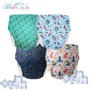 حفاضات قماشية للكبار بطباعة ملونة من البولي يوريثان الحراري مع حشوة ماصة وقابلة للتعديل بكباسين جانبية، قابلة للغسل وإعادة الاستخدام ومقاومة للتسرب عند الساقين - Product Image 1