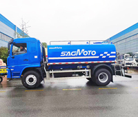 Camión Cisterna SHACMAN HOWO 4x2, Vehículo Multiusos para Lavado de Carreteras y Jardinería, Equipado con Cañón de Agua Giratorio