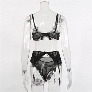 Ensemble de lingerie sexy en dentelle transparente UD32, soutien-gorge et jarretelles pour femmes - Product Image 6