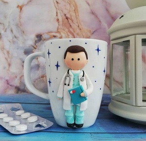 Taza de Café o Leche de Cerámica de Arcilla Polimérica 3D de Alta Calidad con Diseño de Enfermera o Doctora Linda - Product Image 6