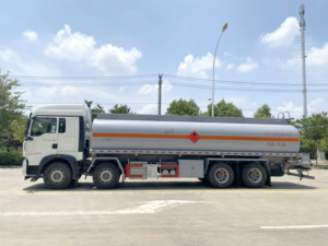รถบรรทุกน้ำมันแบบมีถังขนาด 39,000 ลิตร ผลิตตามสั่งจากโรงงาน สำหรับขาย - Product Image 2