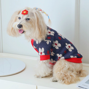 Pull tricoté à fleurs pour petits chiens, manteau chaud d'automne et d'hiver avec doublure en polaire, vêtements pour animaux de compagnie - Product Image 2
