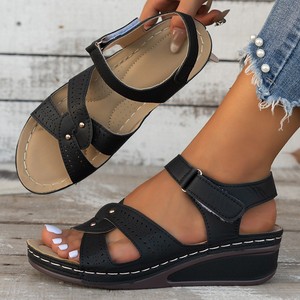 Novedad 2025 para Comercio Exterior: Sandalias de Cuña de Verano para Mujer, Tallas Grandes, con Velcro, Color Sólido, Punta Abierta, Estilo Romano, Parte Superior de PVC, En Stock - Product Image 3