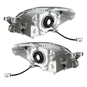 Faro Delantero Halógeno Versión Estadounidense 8117052A80 para Autos Toyota Vios y Yaris - Product Image 3