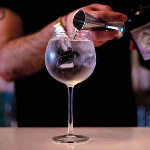Copa de vino de Ginebra de cóctel con globo de tallo soplado personalizado de 640ml con logotipo para boda con <span class=keywords><strong>Gin</strong></span> <span class=keywords><strong>Tonic</strong></span> y Old Elgin Old Farm - Product Image 5