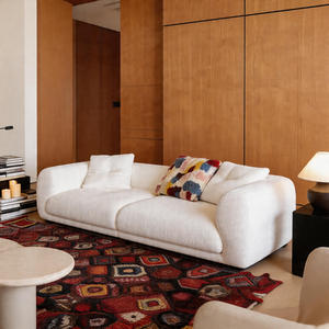 Sofá Moderno VB de Tela Texturizada Curvada con Estructura de Madera Sólida, Cojines de Espuma de Alta Densidad, Muebles Contemporáneos para Sala de Estar - Product Image 1