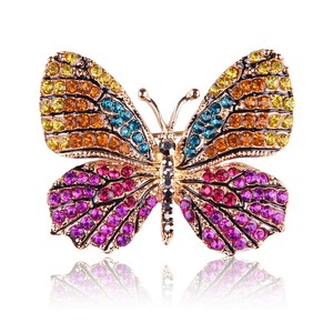 Broche de <span class=keywords><strong>mariposa</strong></span> de aleación ecológica con diamantes de imitación para mujer, pin de solapa vintage de cristal con diseño de insecto, broche rosa y <span class=keywords><strong>azul</strong></span> para accesorios de blazer - Product Image 1