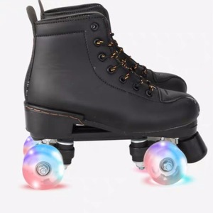 <span class=keywords><strong>Patins</strong></span> adultes noirs <span class=keywords><strong>Patins</strong></span> <span class=keywords><strong>à</strong></span> roulettes <span class=keywords><strong>à</strong></span> double rangée <span class=keywords><strong>à</strong></span> quatre <span class=keywords><strong>roues</strong></span> - Product Image 4