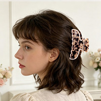 Nueva llegada: Pinza de pelo de acrílico con diseño floral de concha de tortuga, estilo mariposa, para mujer, suave, para uso diario.
