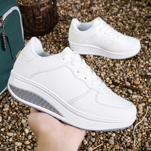 Chaussures de sport décontractées et confortables pour femmes, style chunky, en PU résistant à l'usure, idéales pour la plage, les vacances, le camping et le quotidien, parfaites pour les sports d'été. - Product Image 2
