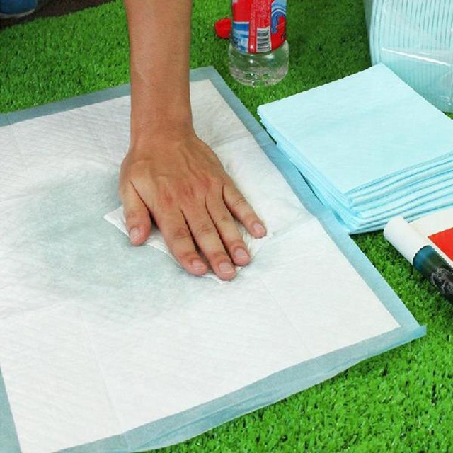 Одноразовые подкладки на кровать для взрослых с клеем на задней стороне