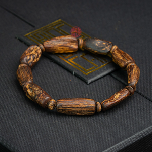 Bracelet en bois naturel unique pour homme, bracelet en perles de bois naturelles rares (taille femme) - Product Image 1