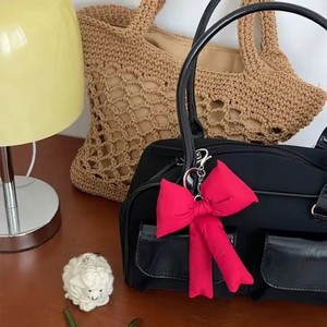 Modieuze telefoonbedel Unieke strik Trendy vlinderstrikken Hangerbedel Handtassen Lint Sleutelhangers Portemonnee Rugzakhanger Vrouw - Product Image 4